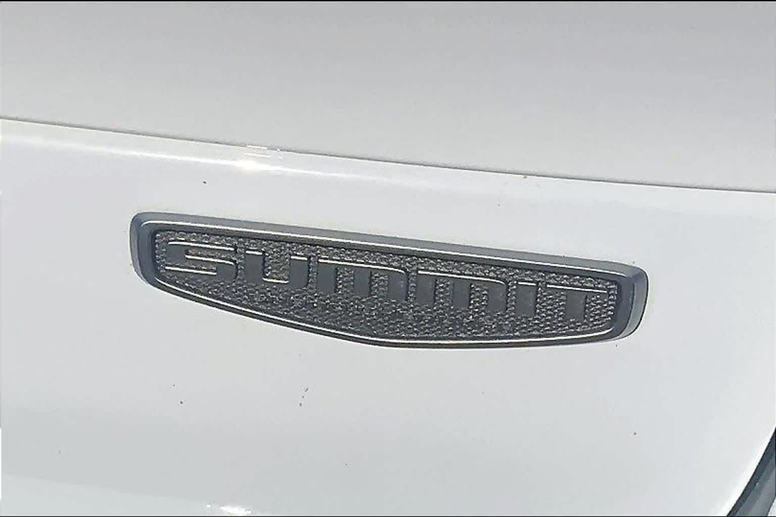 Used 2023 Bright White Clearcoat Jeep Summit Reserve image 10
