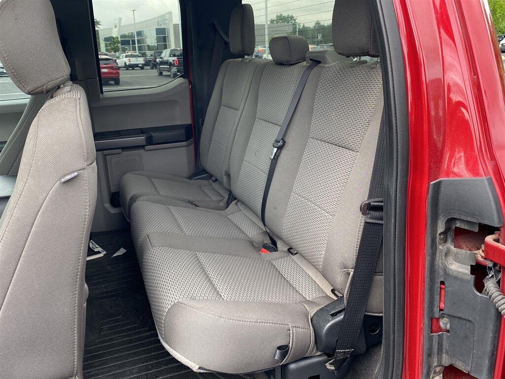 Used 2020 Rapid Red Metallic Tinted Clearcoat Ford XLT image 17