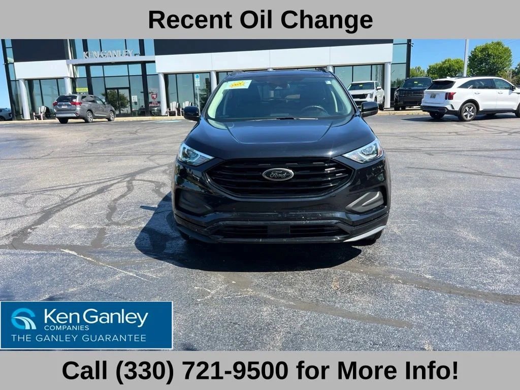 Used 2022 Black Ford SE image 3