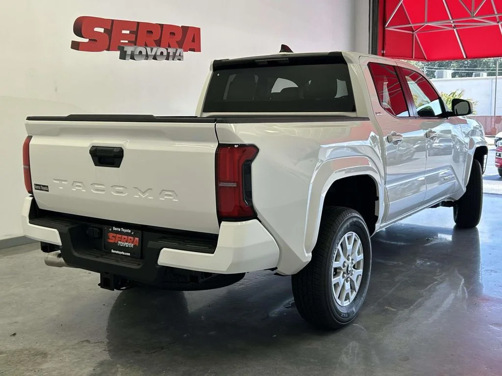 Used 2026 White Toyota SR5 image 3