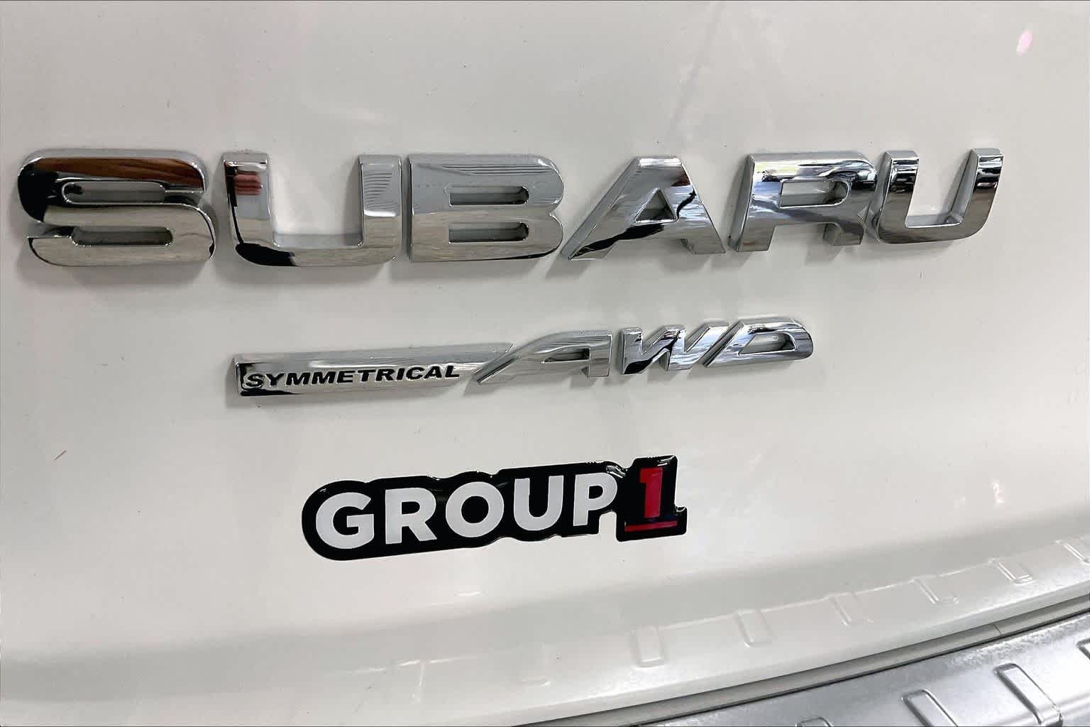 Used 2019 Crystal White Pearl Subaru Premium image 30