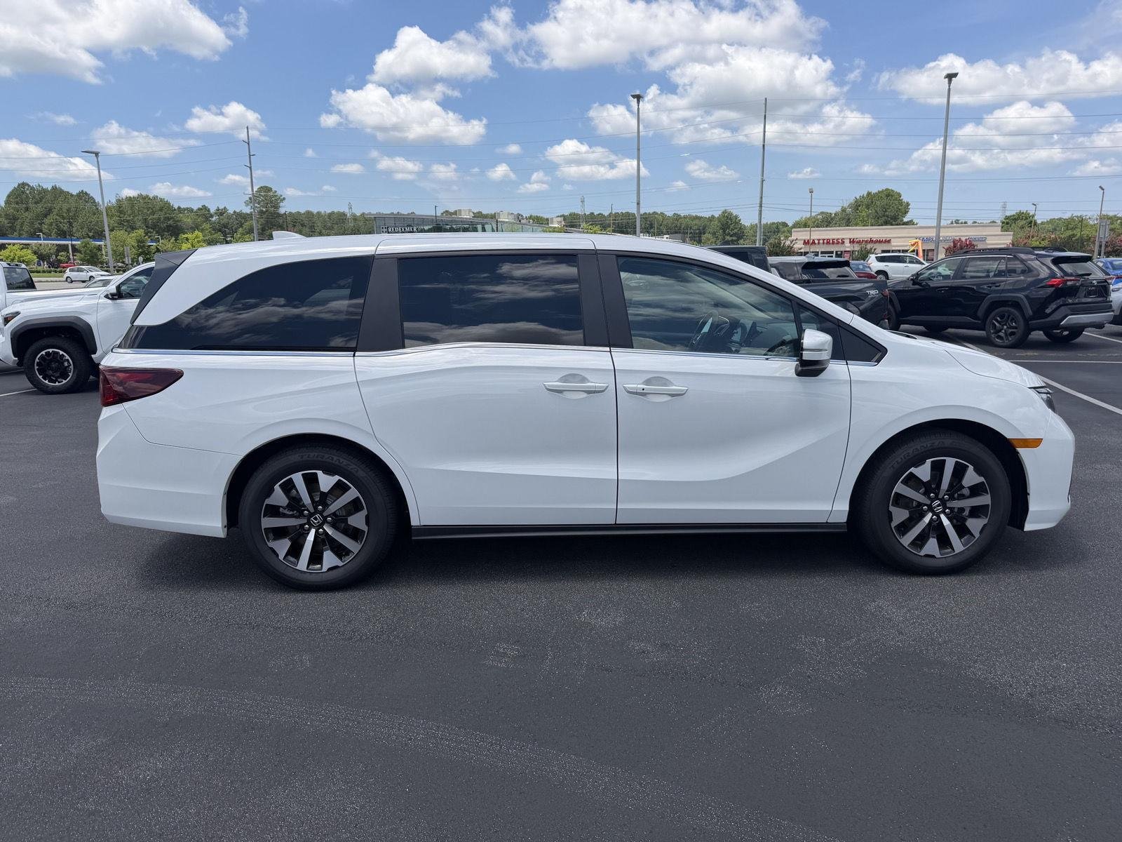 Used 2026 Platinum White Pearl Honda EX-L image 6