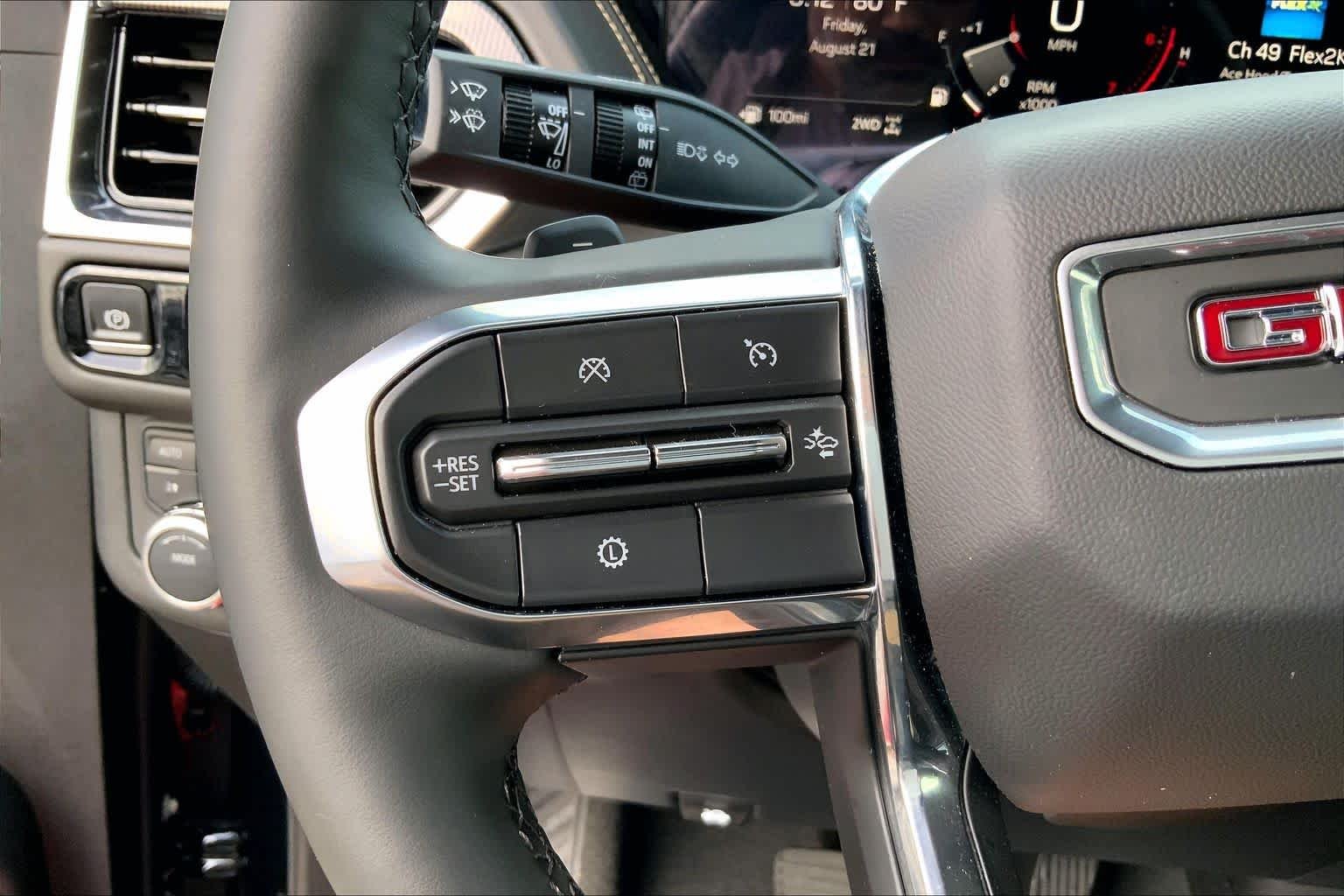 Used 2025 Onyx Black GMC Elevation image 21
