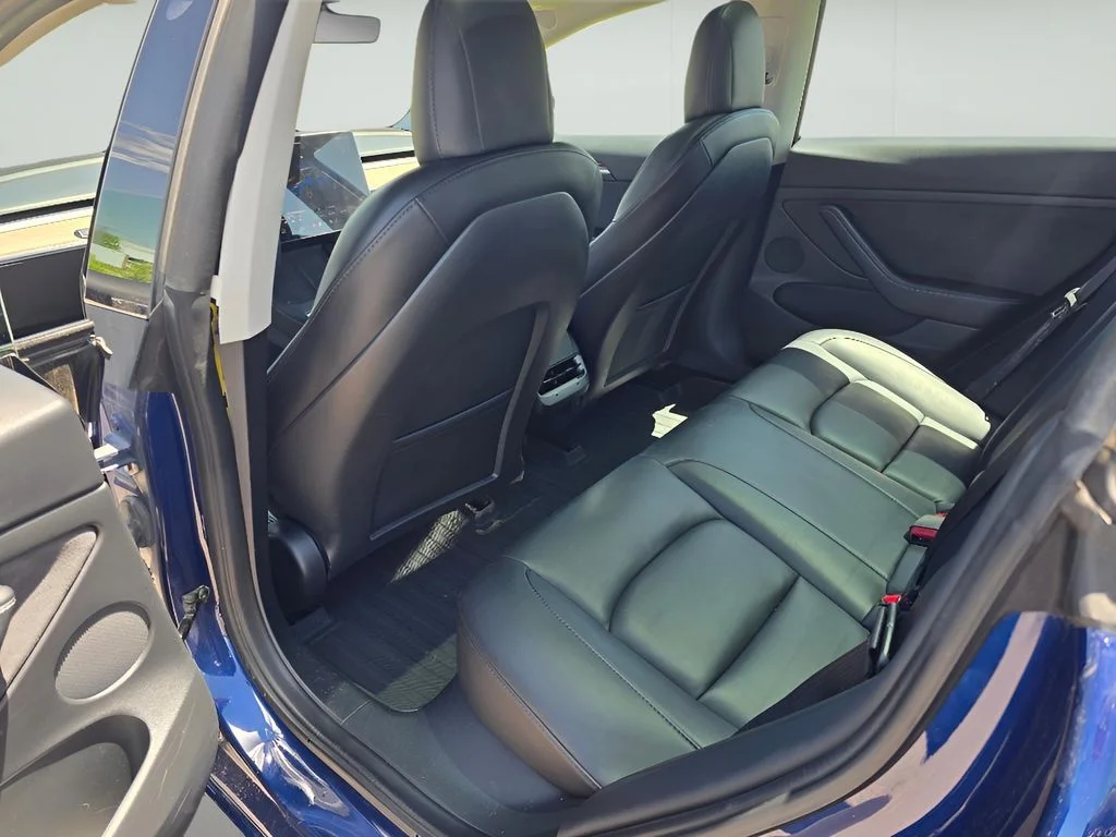 Used 2022 Deep Blue Metallic Tesla Base image 26