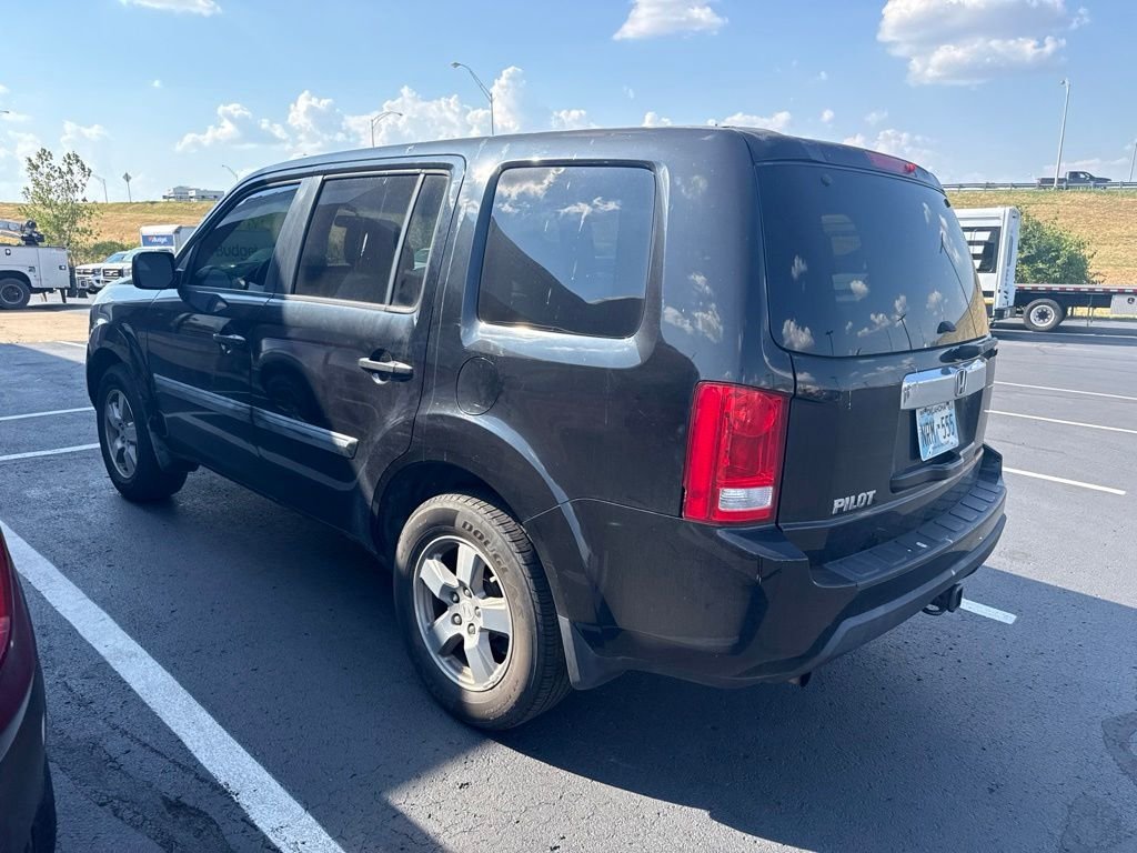 Used 2011  Honda LX image 6