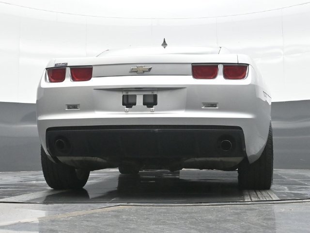 Used 2011 Silver Chevrolet 1LS image 18