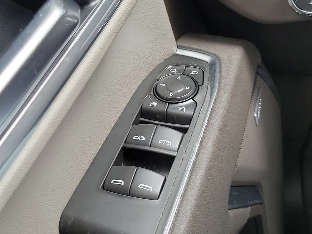 New 2026 Summit White GMC SLT image 32
