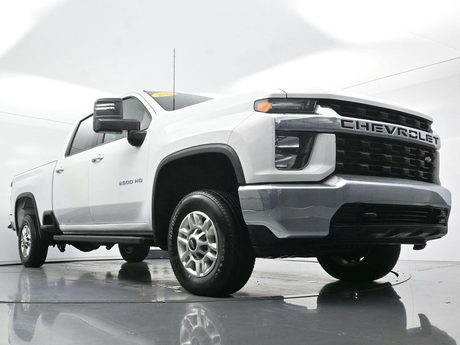 Used 2022 Summit White Chevrolet LT image 43
