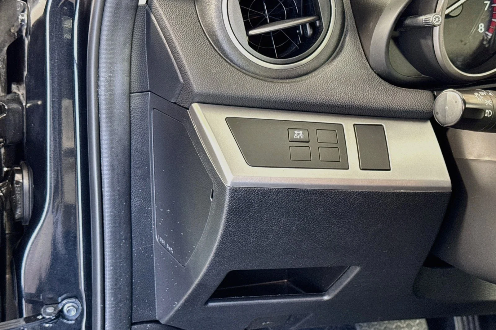 Used 2013 Black Mica Mazda i SV image 10