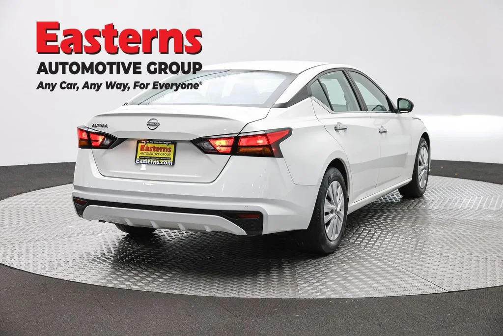 Used 2024 White Nissan 2.5 S image 5