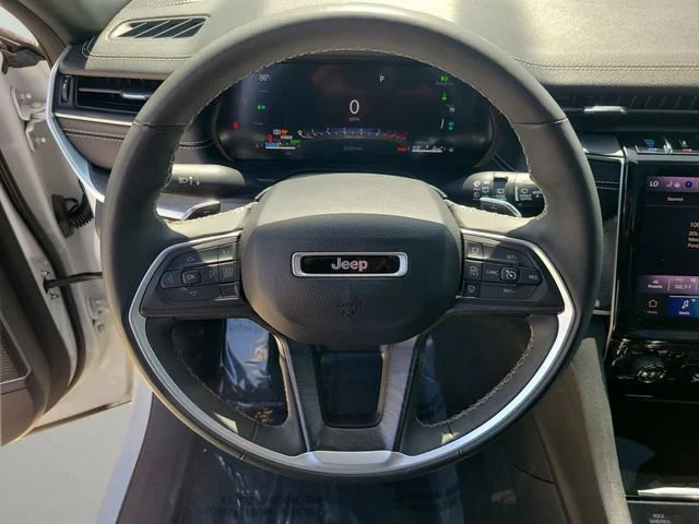Used 2024 White Jeep LIMI image 9