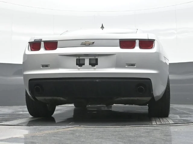 Used 2011 Silver Chevrolet 1LS image 18