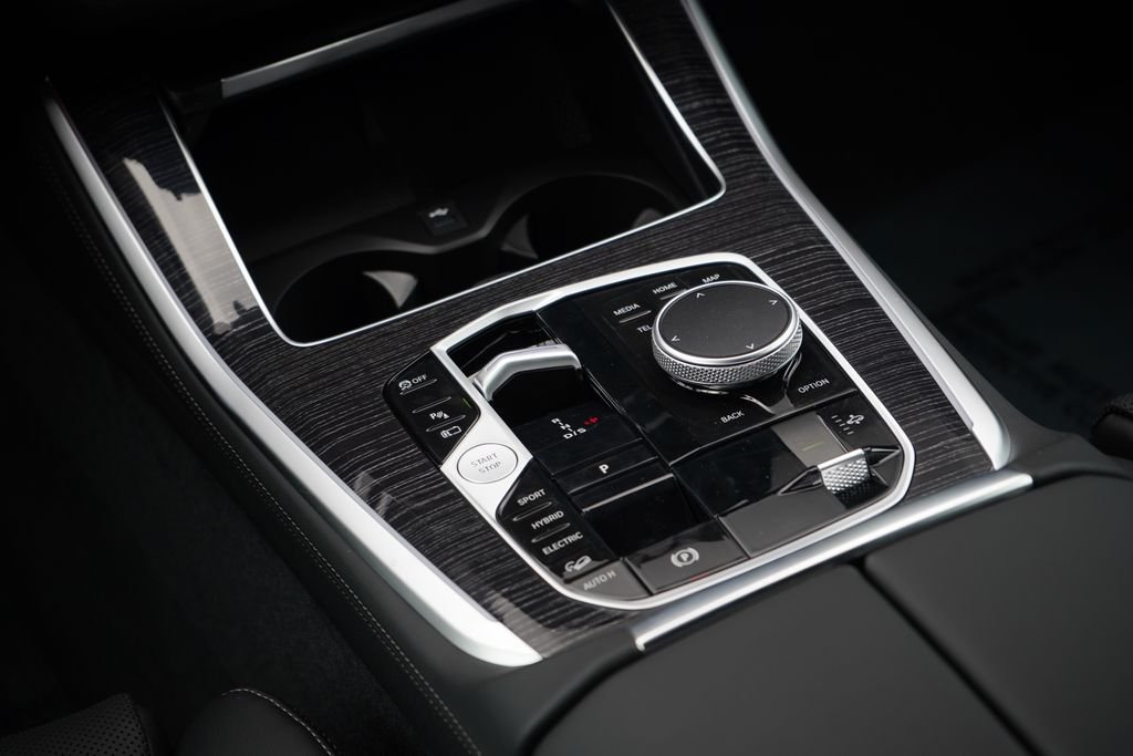 New 2026 Mineral White Metallic BMW xDrive50e image 16