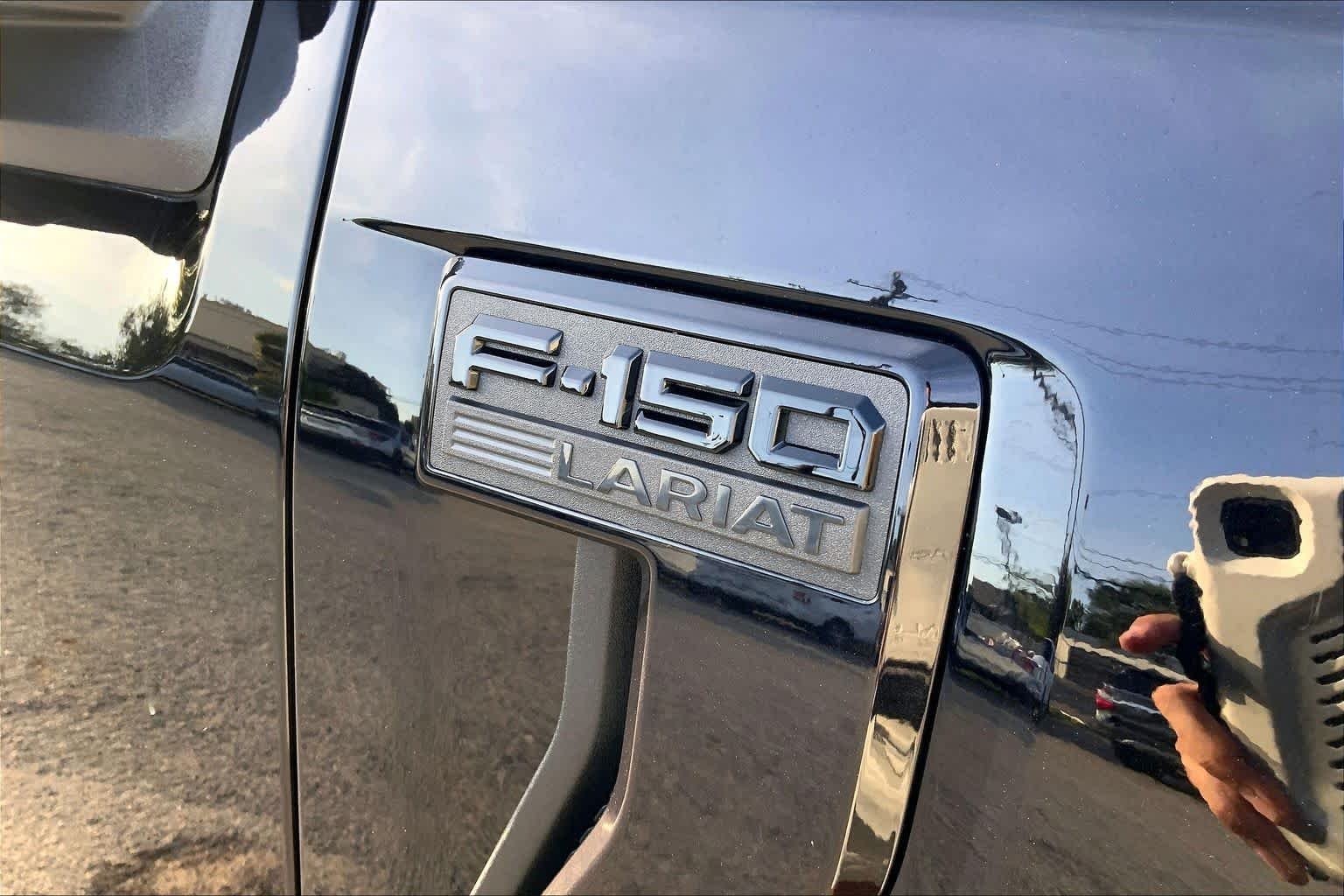 Used 2025 Agate Black Metallic Ford LARIAT image 29