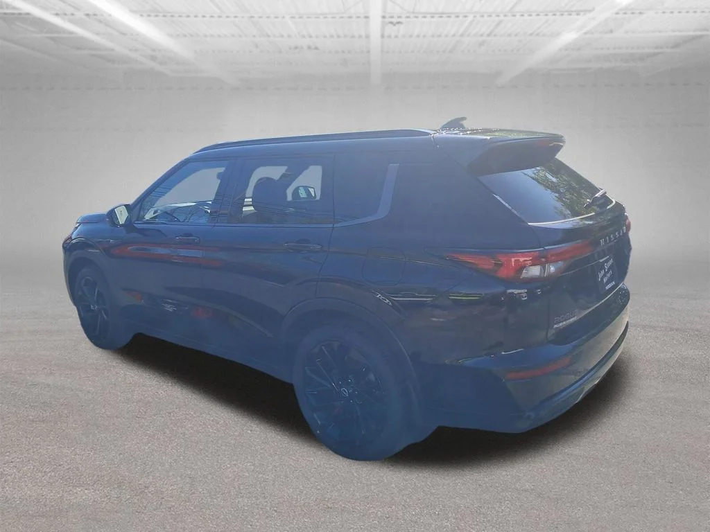 New 2026 Black Nissan Platinum image 3