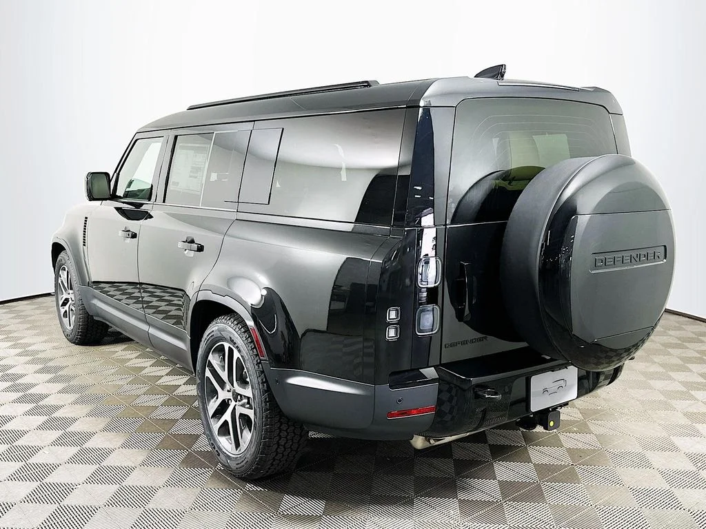 New 2026 Santorini Black Land Rover S image 7