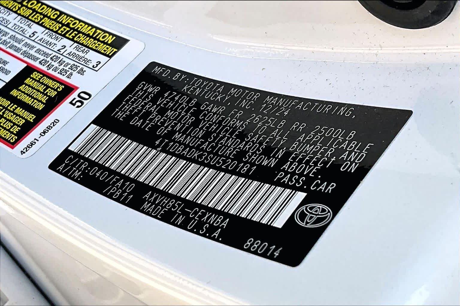Used 2025 Ice Cap Toyota LE image 34