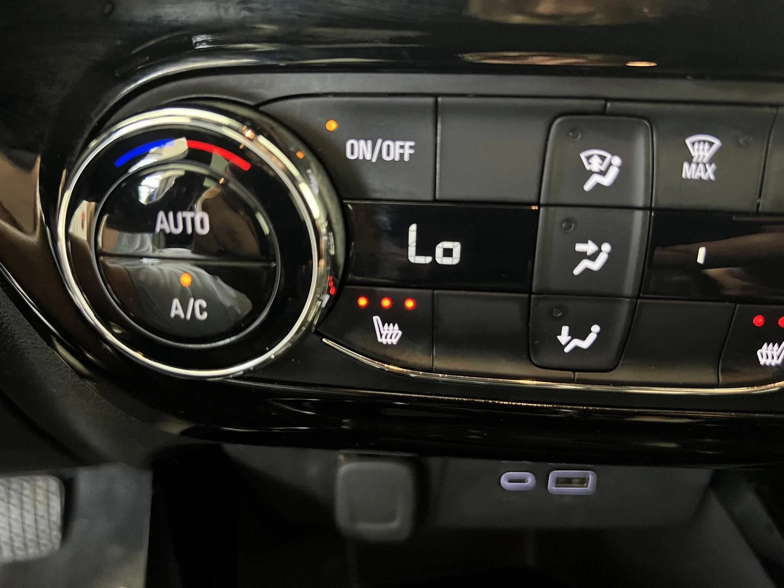 Used 2024 Fountain Blue Chevrolet 2RS image 16