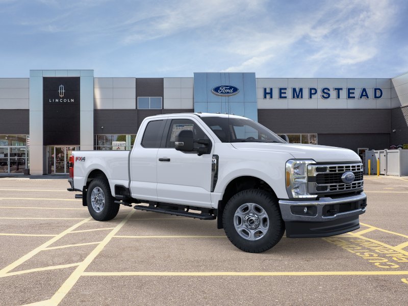 New 2026 Oxford White Ford F-250® XLT image 7