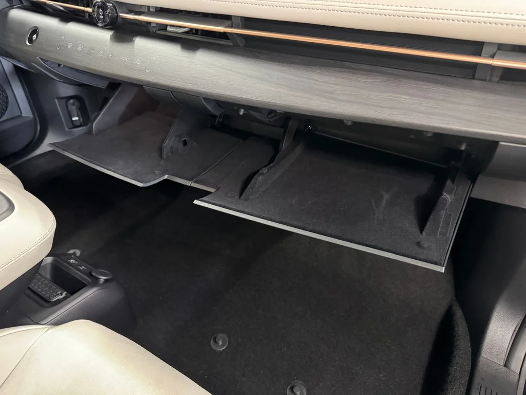 Used 2023 Black Nissan ENGAGE image 28
