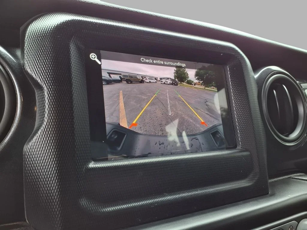 Used 2022 Green Jeep Sport image 6