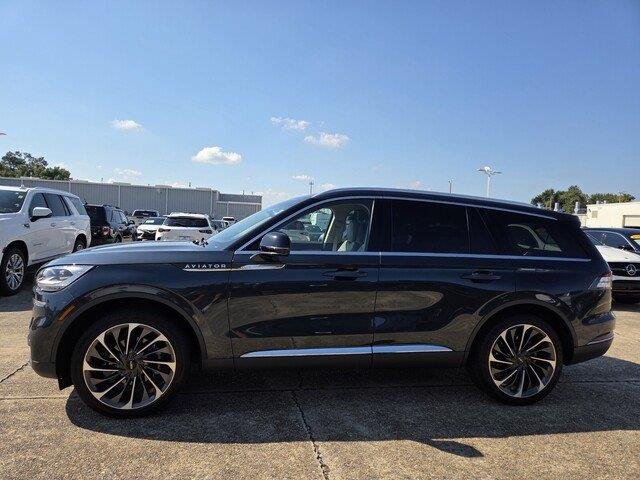 Used 2023 Flight Blue Metallic Clearcoat Lincoln Reserve image 2