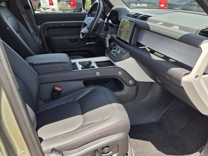 Used 2025 GREEN LAND ROVER 110 P300 S image 15
