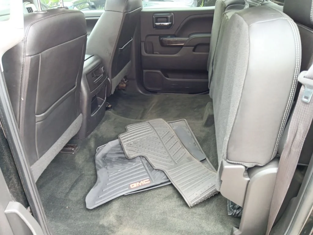 Used 2016 Onyx Black GMC Denali image 39