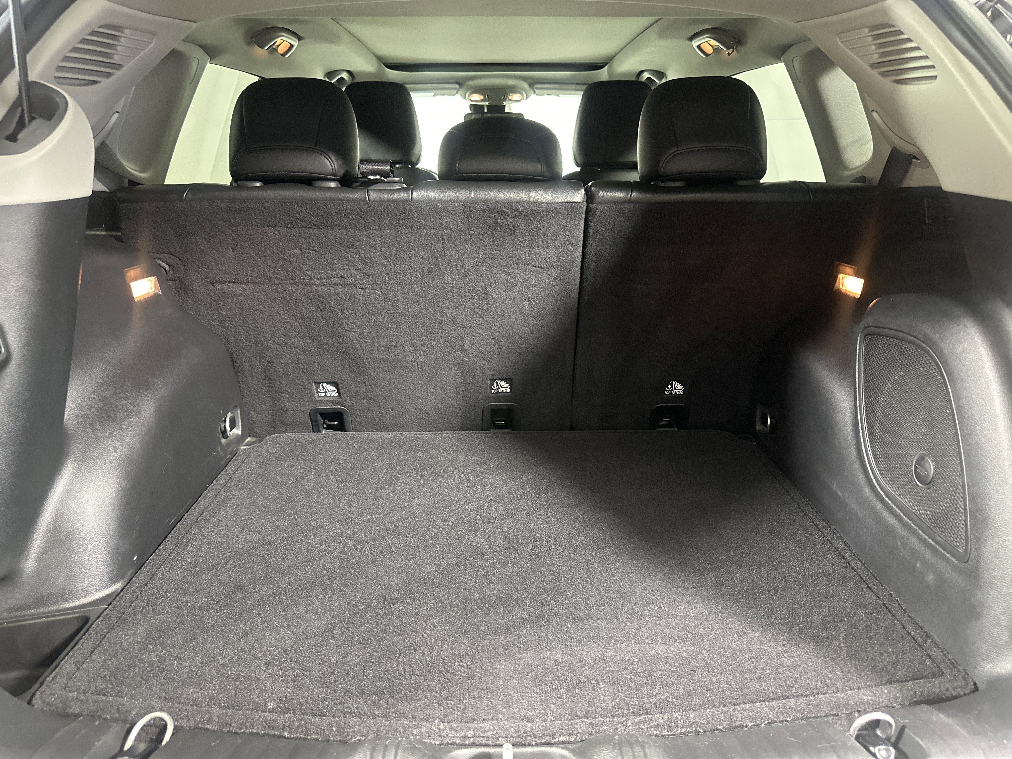 Used 2022 Billet Silver Metallic Clearcoat Jeep Trailhawk image 25