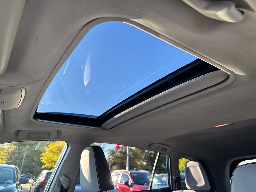 Used 2016 Blue Toyota XLE image 17