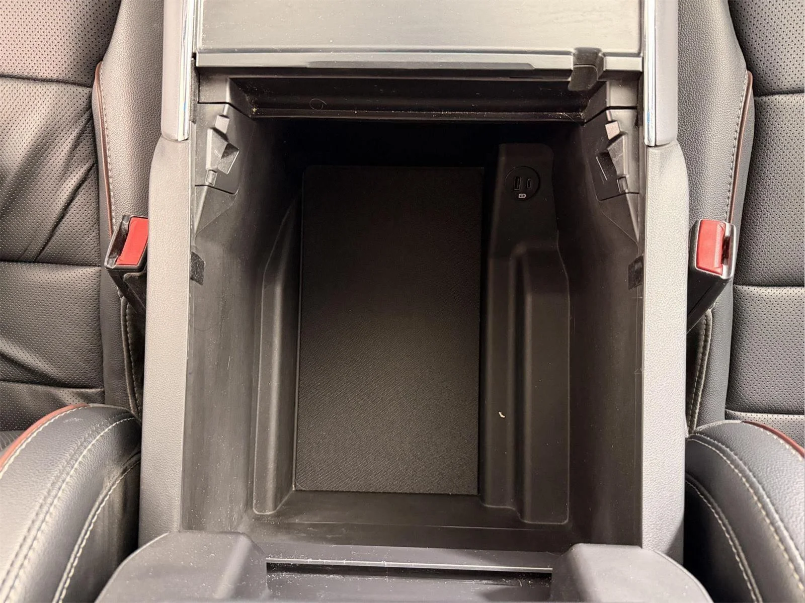 Used 2022 Space White Ford LARIAT image 34