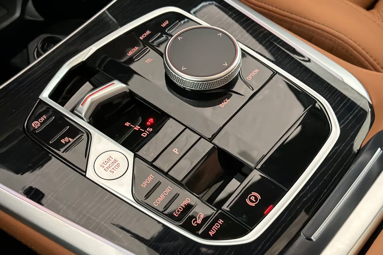 New 2026 Dravit Grey Metallic BMW xDrive40i image 22