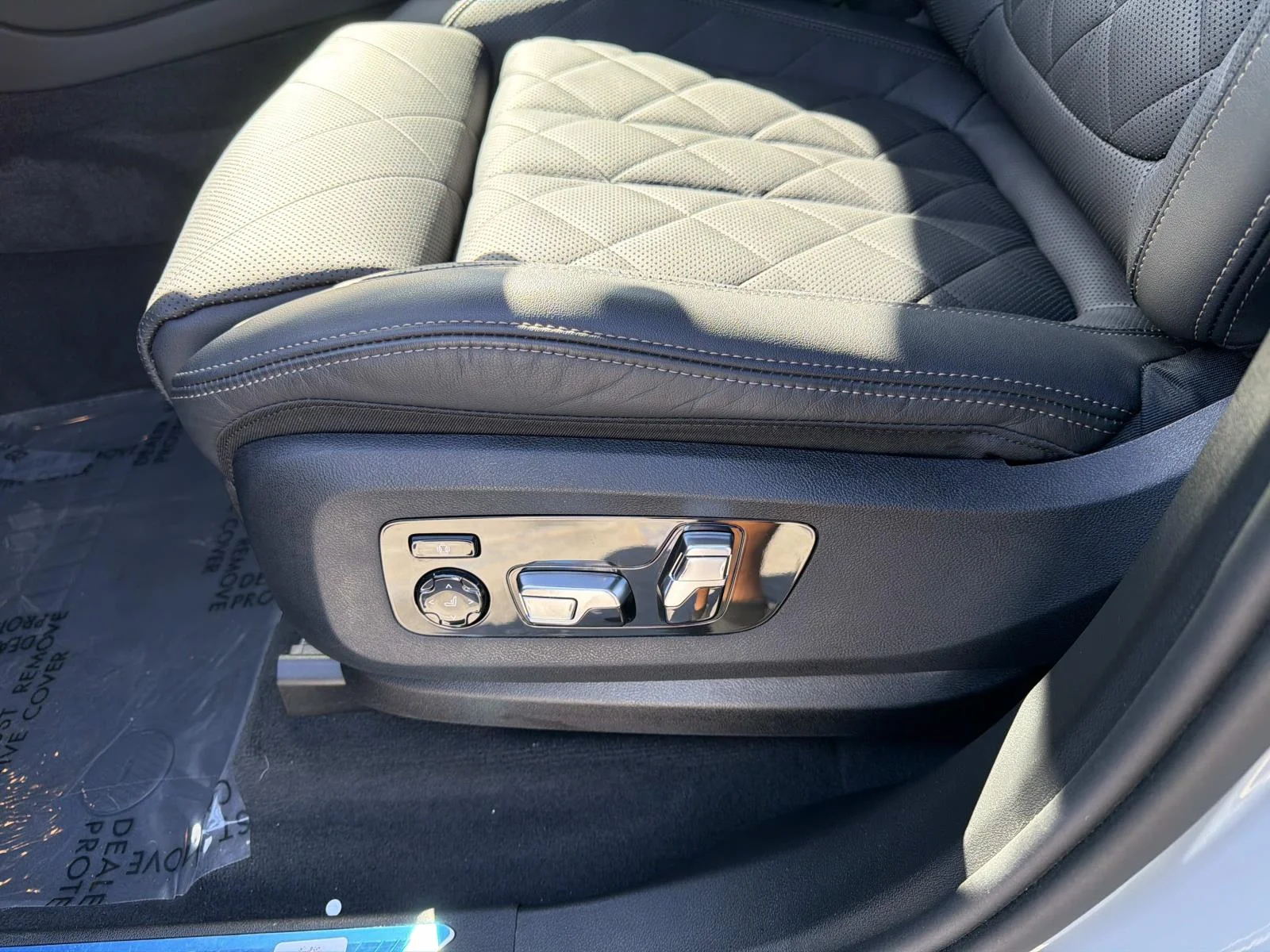 Used 2025 Brooklyn Grey Metallic BMW M60i Sports Activity Vehicle image 18