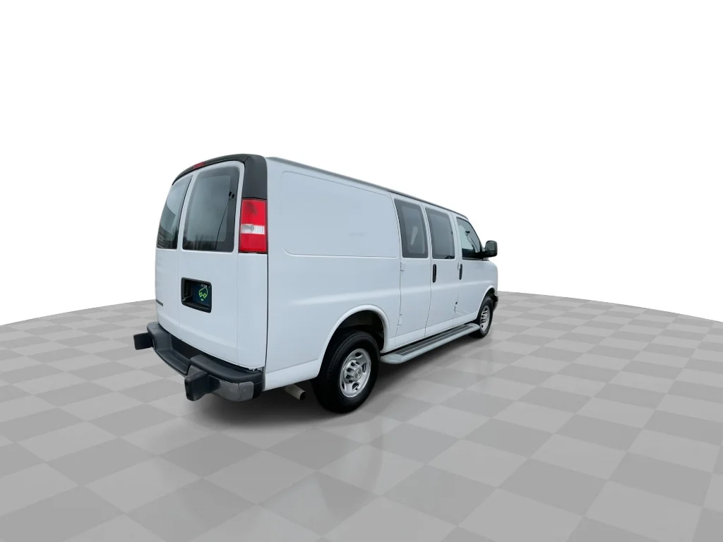 Used 2024 Summit White Chevrolet 2500 image 9