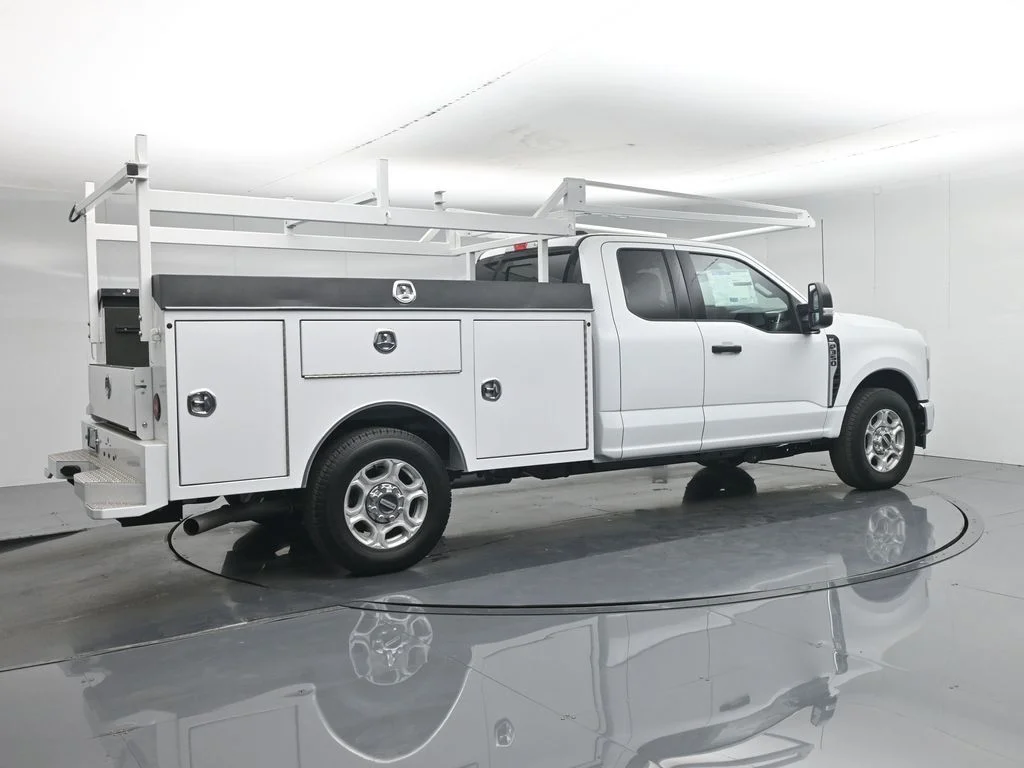 New 2026 Oxford White Ford XLT image 33