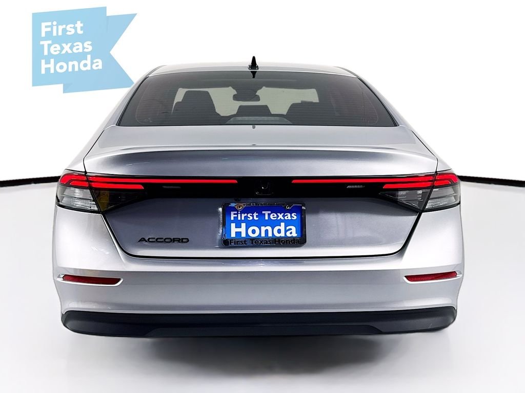 New 2026 Solar Silver Metallic Honda SE image 6
