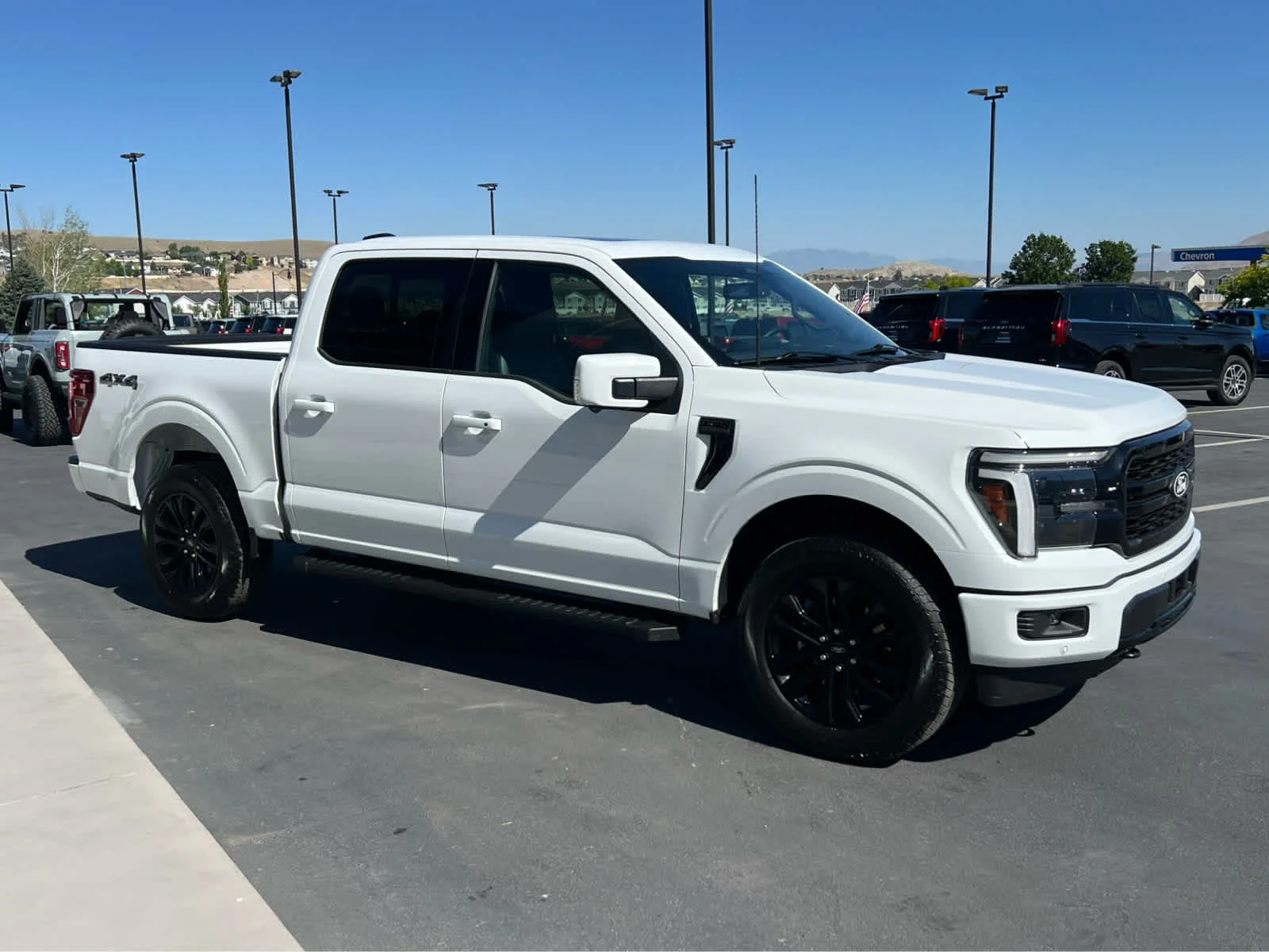 Certified Used 2025 Oxford White Clearcoat Ford LARIAT image 5