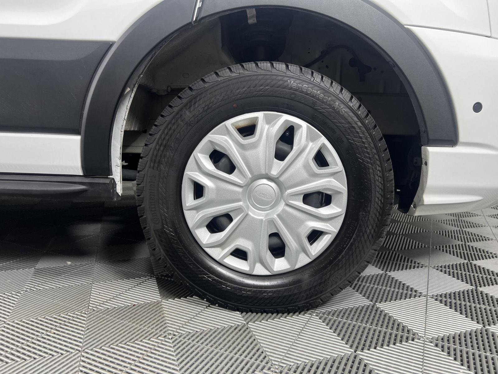 Used 2026 Oxford White Ford XLT image 12