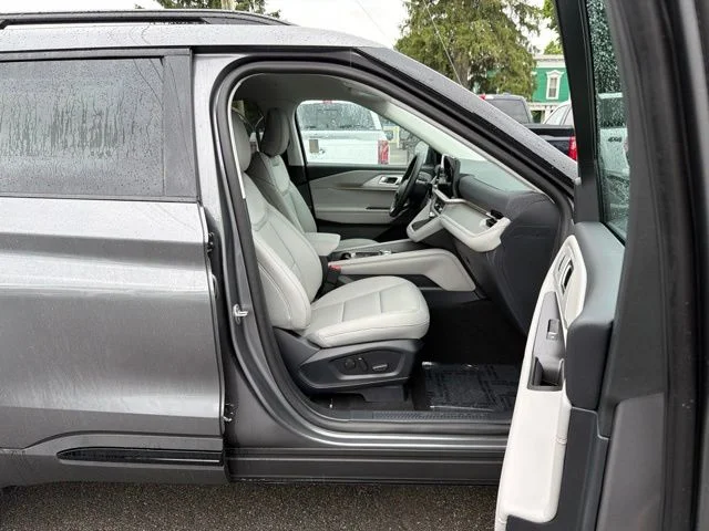 New 2026 Carbonized Gray Metallic Ford Active image 89