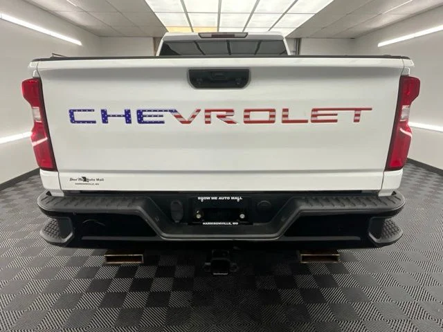 Used 2020 White Chevrolet Custom image 19
