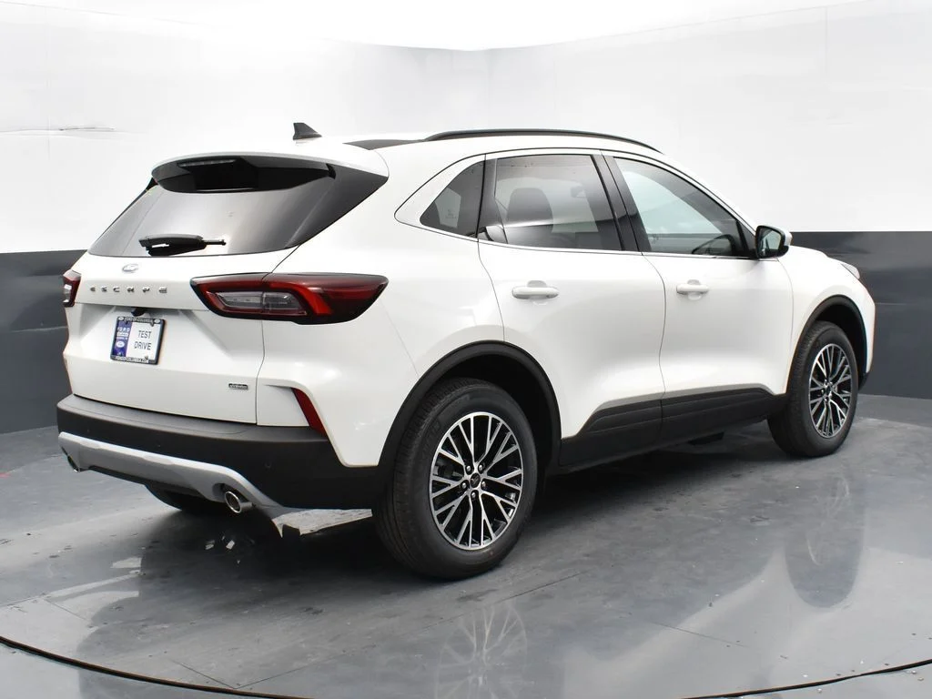 New 2025 White Ford Base image 6