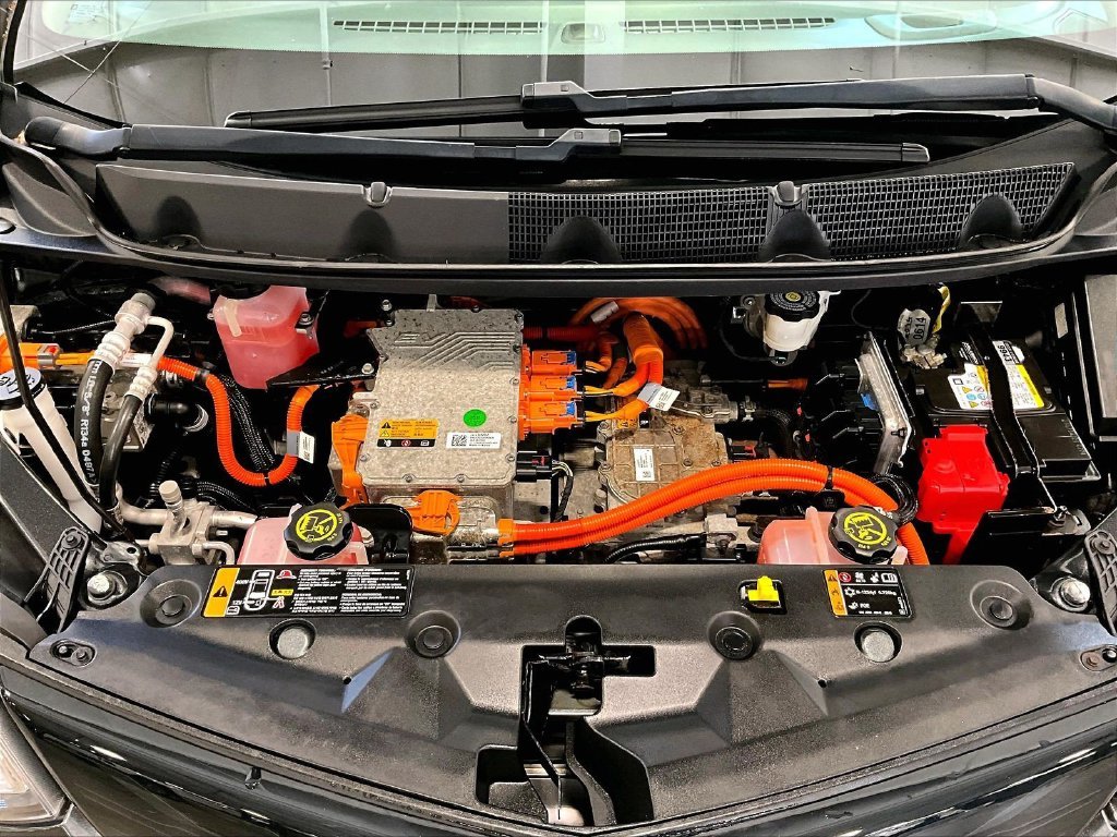 Used 2018 Gray Chevrolet Premier image 30