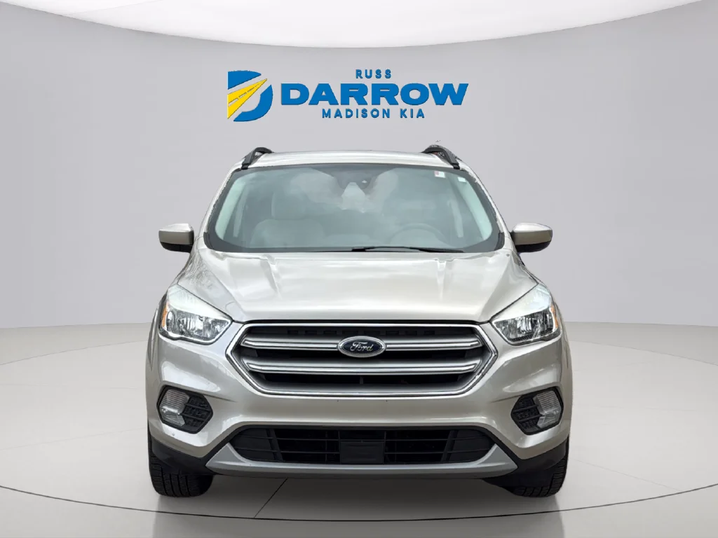 Used 2018 White Gold Metallic Ford SE image 8
