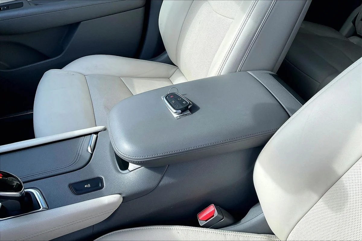 Used 2019 Blue Cadillac Luxury image 36