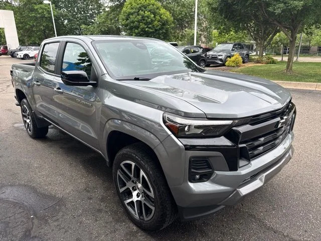 Used 2023 Gray Chevrolet Z71 image 6