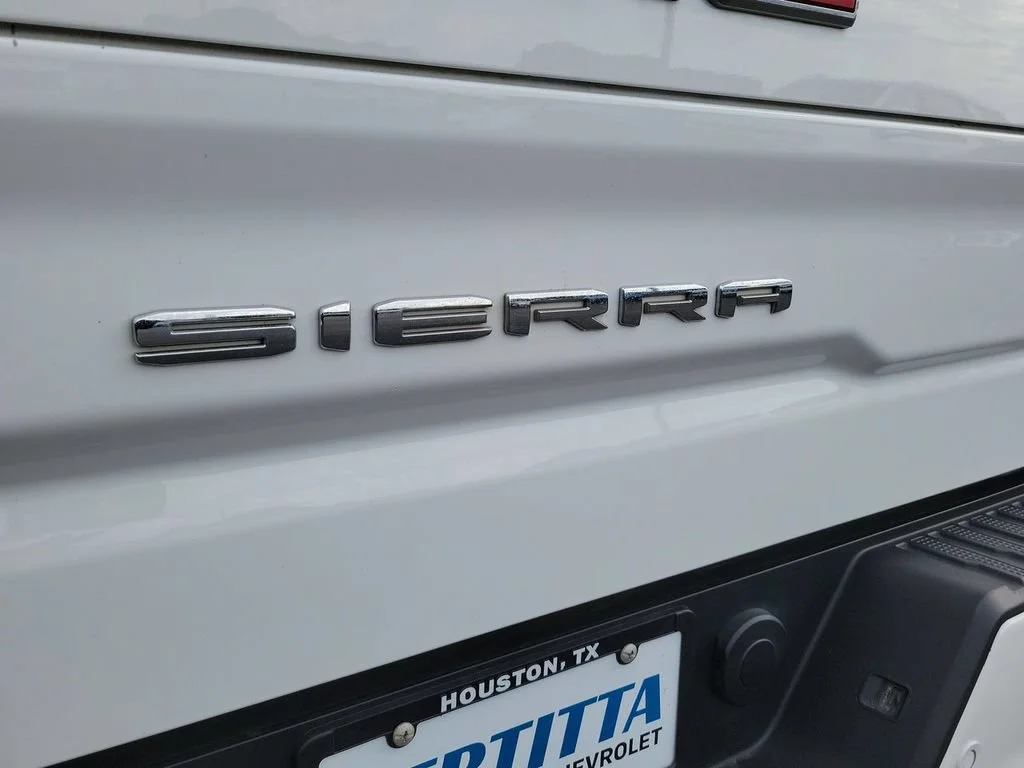 Used 2022 Summit White GMC Elevation image 31