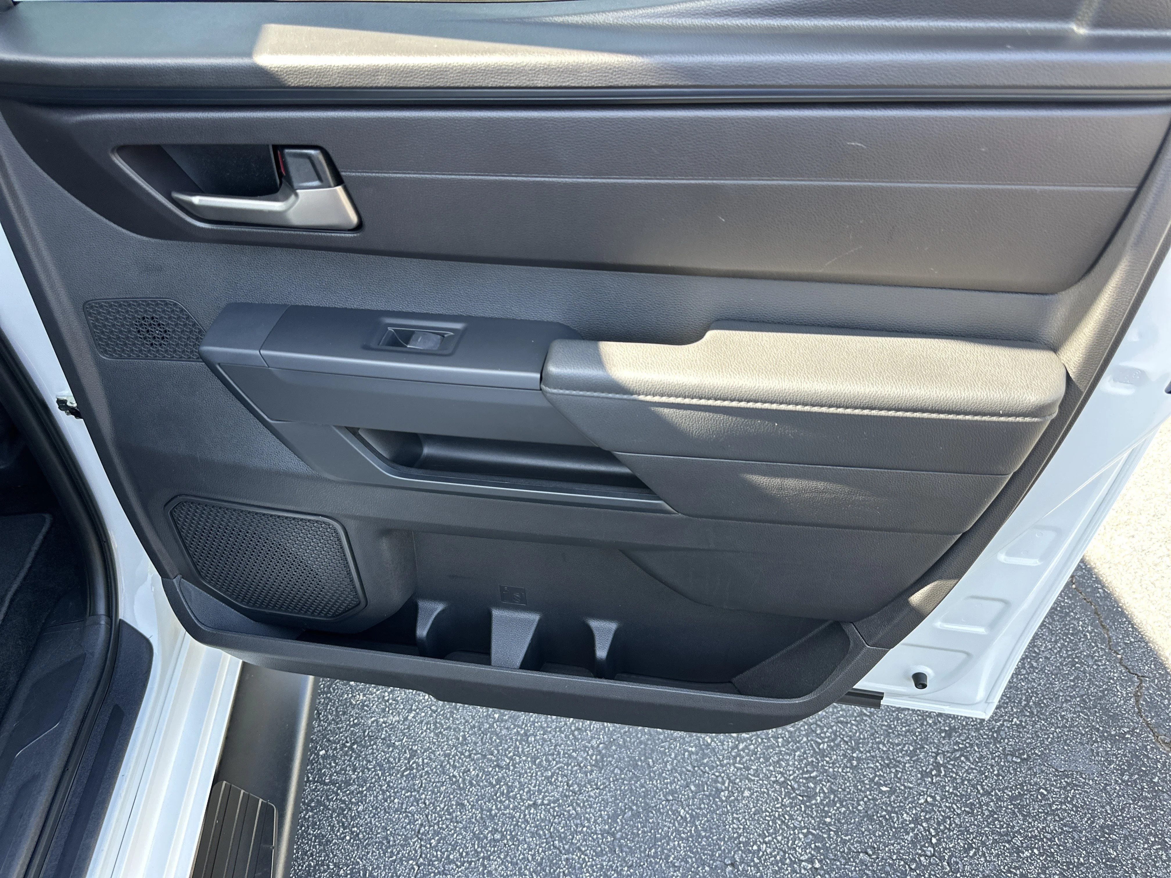 2025 Toyota Tundra SR5 - Photo 16