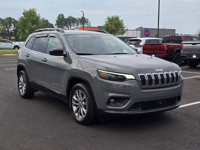 Used 2022 Gray Jeep Latitude Lux image 4