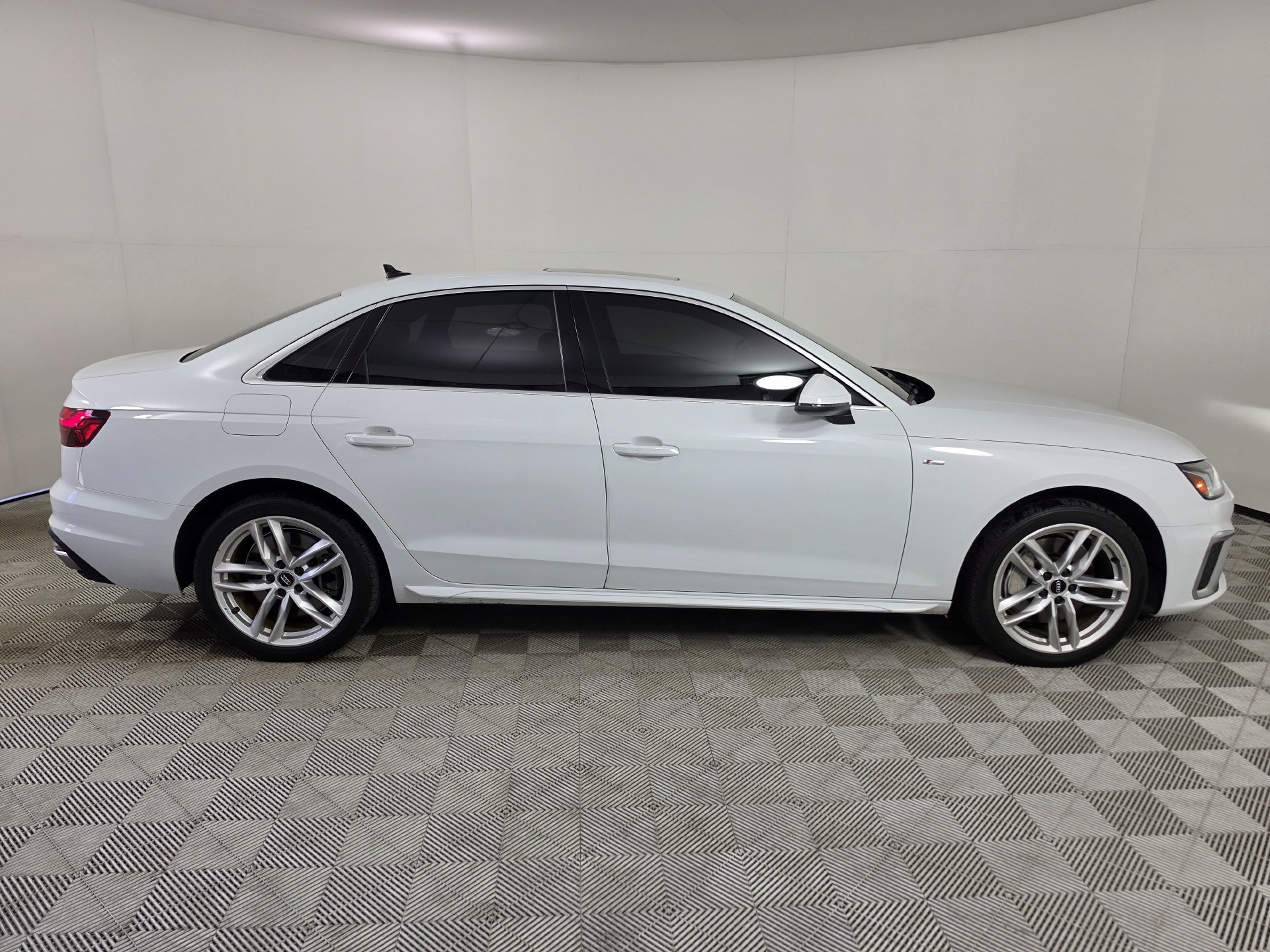 Used 2021 White Audi 45 S line Premium image 10