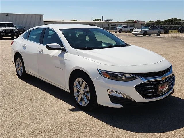 Used 2025 White Chevrolet 1LT image 6